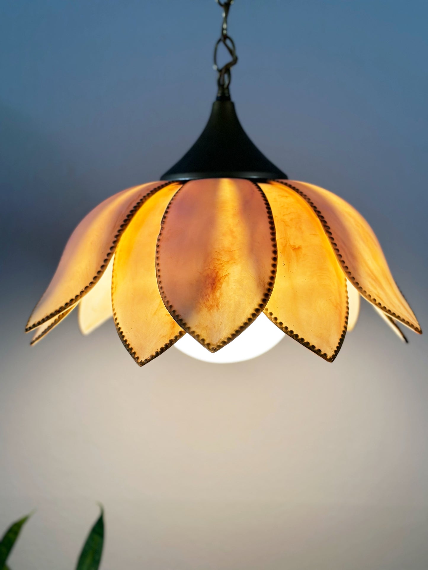 Vintage Acrylic Lotus Swag Lamp