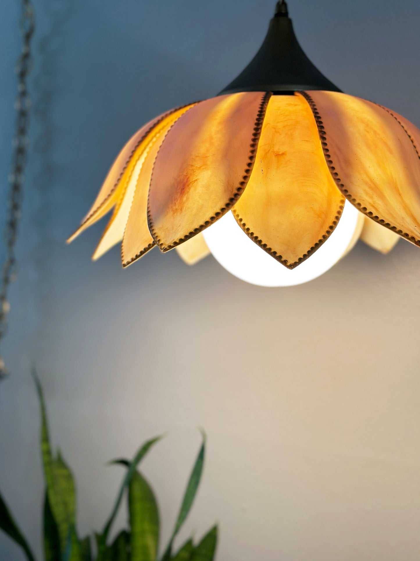 Vintage Acrylic Lotus Swag Lamp