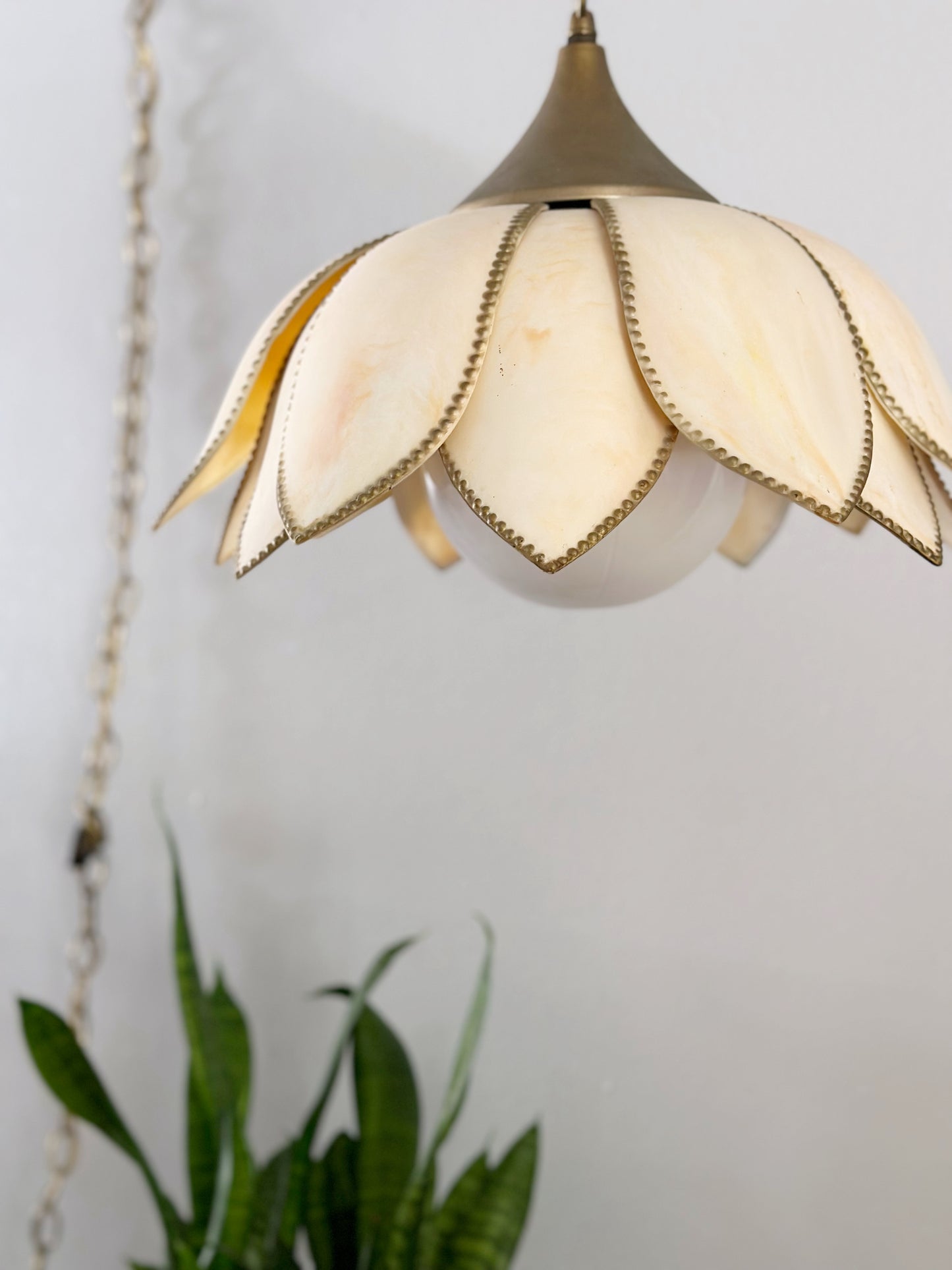 Vintage Acrylic Lotus Swag Lamp