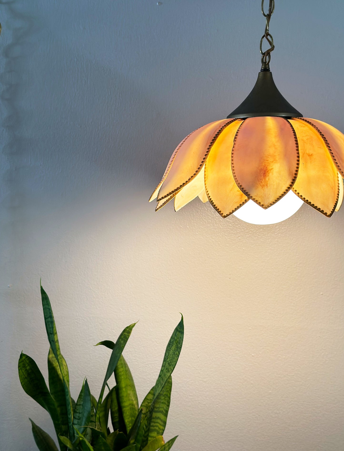 Vintage Acrylic Lotus Swag Lamp