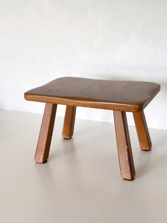 Maple wood cricket stool